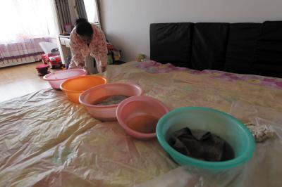 阳城楼上漏水，住户失联，小区没物管，业主维权难！律师来支招……